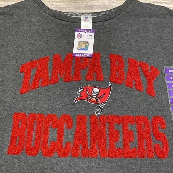 Tampa Bay Buccaneers Sweatshirt NFL Team Apparel Embroidered Women’s Sz XXL - Picture 2 of 3